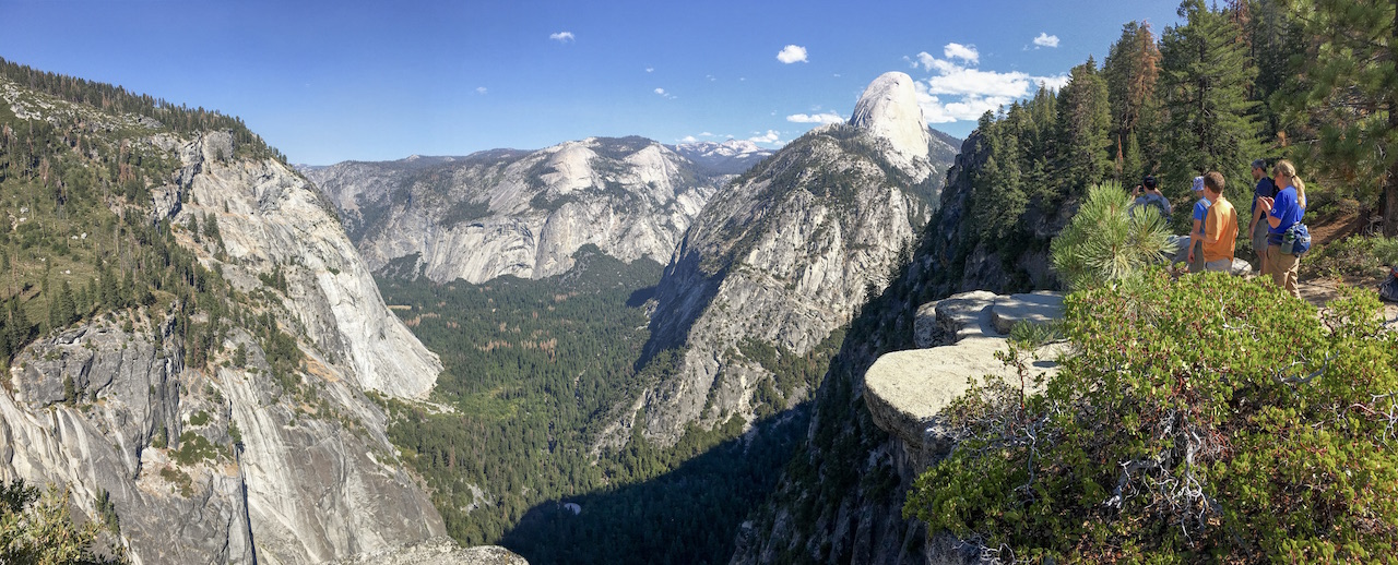 Panoramic view above Yosemite Valley